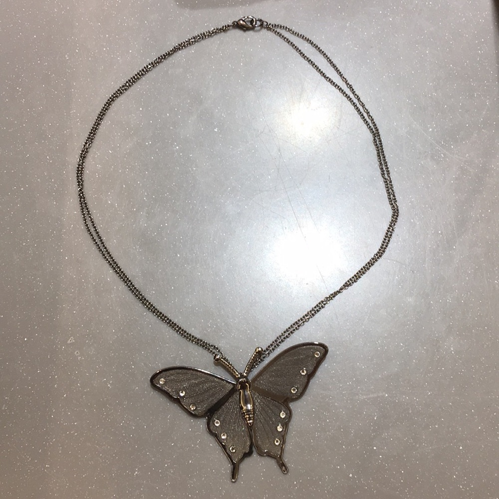 🌕cute silver fancy Butterfly necklace